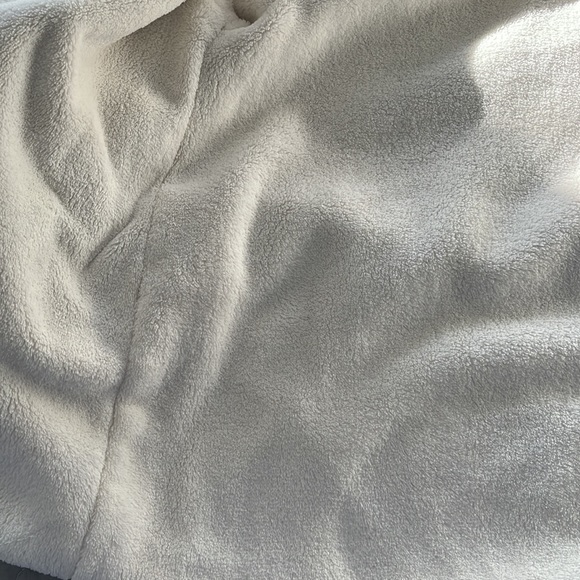 Tucker + Tate bathrobe size 4 - Picture 6 of 7